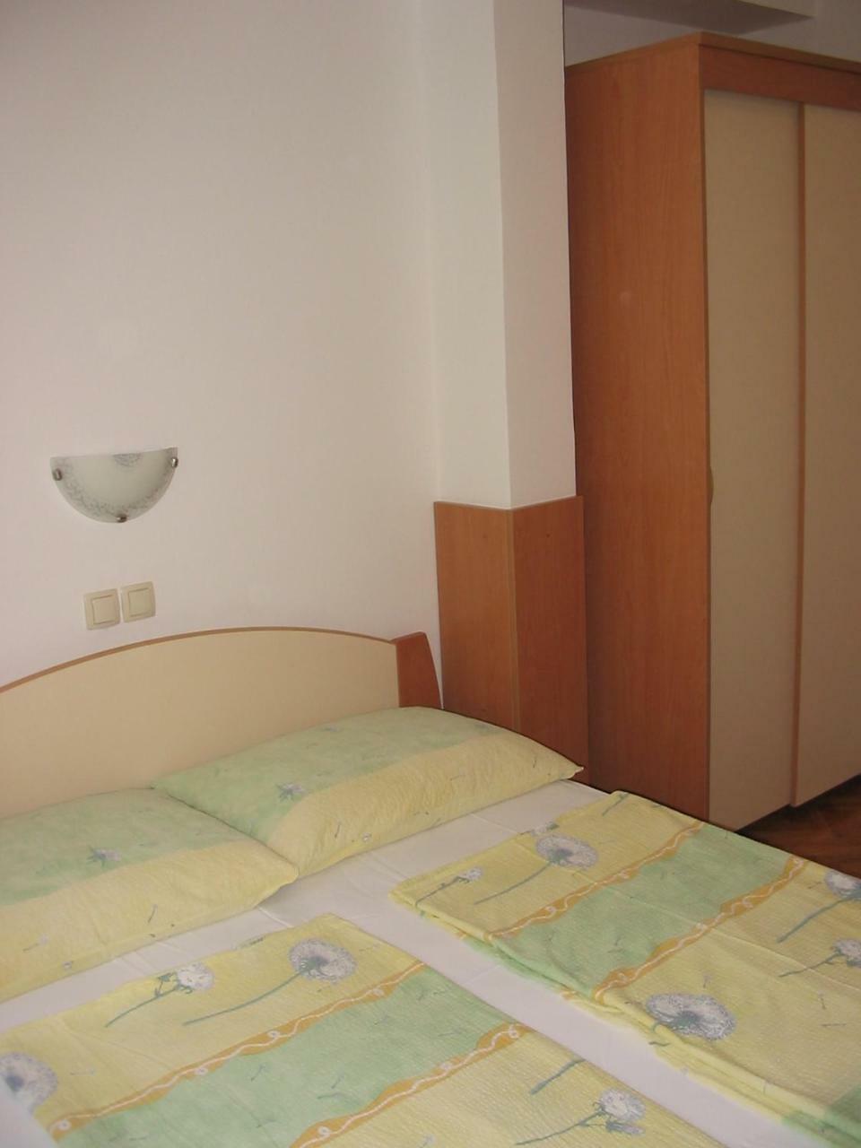 Apartmani Manuela Lopar Kamer foto